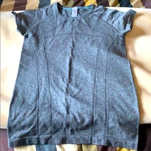 Grey ivivva short sleeve shirt